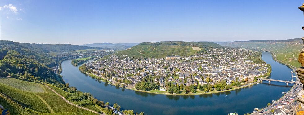 Panoramablick auf die Mosel und Traben-Trarbach