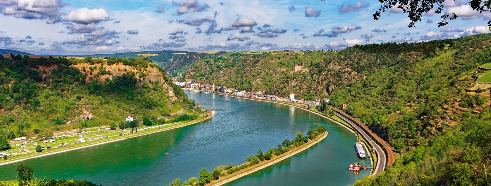 Blick auf den Rhein und die Loreley bei St. Goar