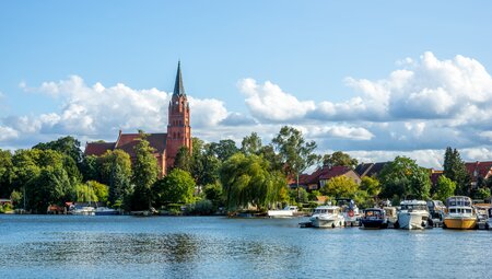 Mecklenburger Seenplatte - geführte E-Bike Reise - Seen, Schlösser und dörfliche Idylle