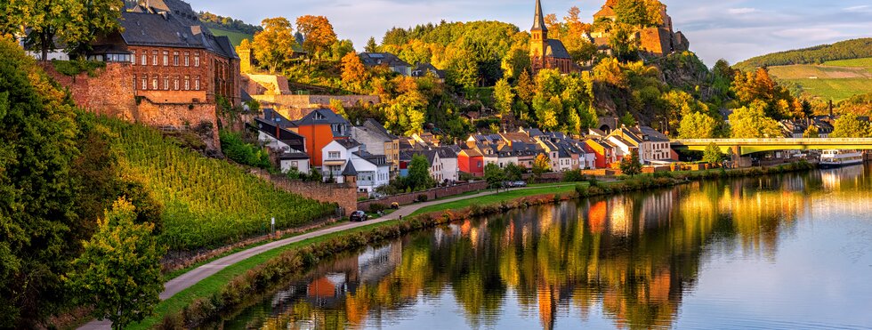 Saarburg im Herbst