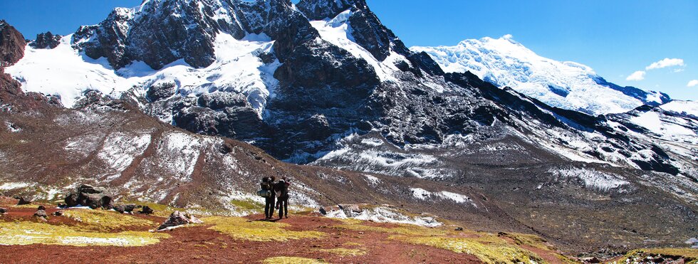 Zwei Wanderer auf dem Ausangate Trek