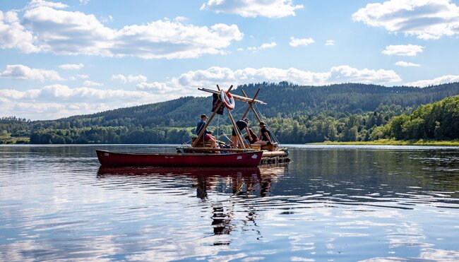 Holzfloß auf dem Klarälven