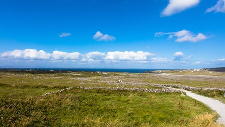 Irlands wild romantische Insel- und Küstenwelt entdecken