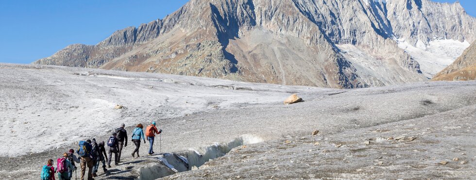 Wandergruppe auf dem Aletschgletscher