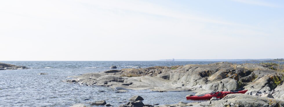 Anlegegtes Kayak am Stckholm Archipelago