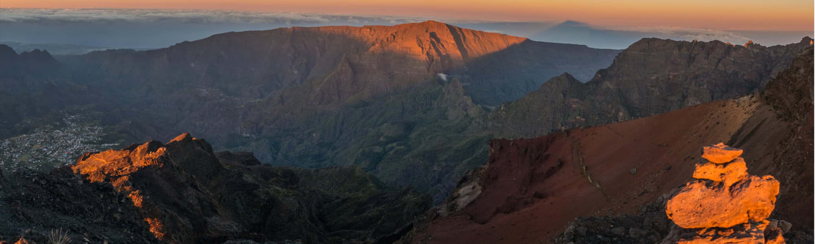 La Réunion: Aktiv durch den Talkessel