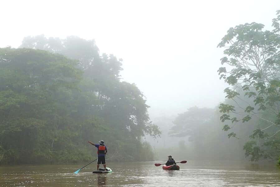 Waorani-Stamm Kajak-Expedition