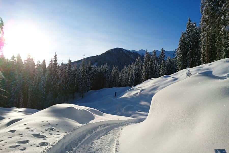 Winterliche Wanderung in den tief verschnneiten Dolomiten - Winterwandern