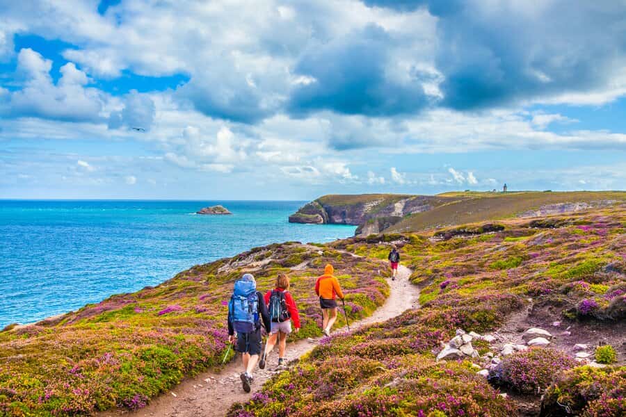 Die Highlights der Bretagne erwandern