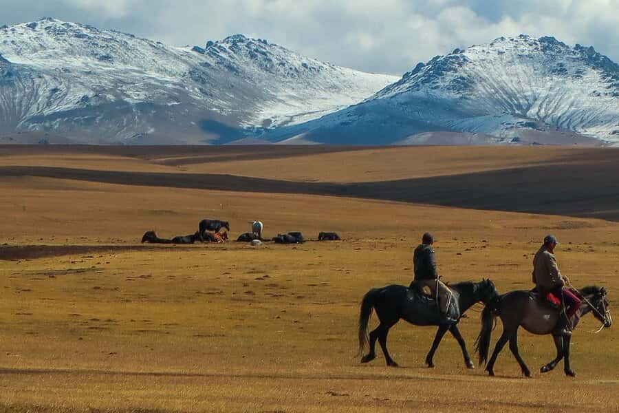 Kirgisistan: Jurtenleben im Tien Shan