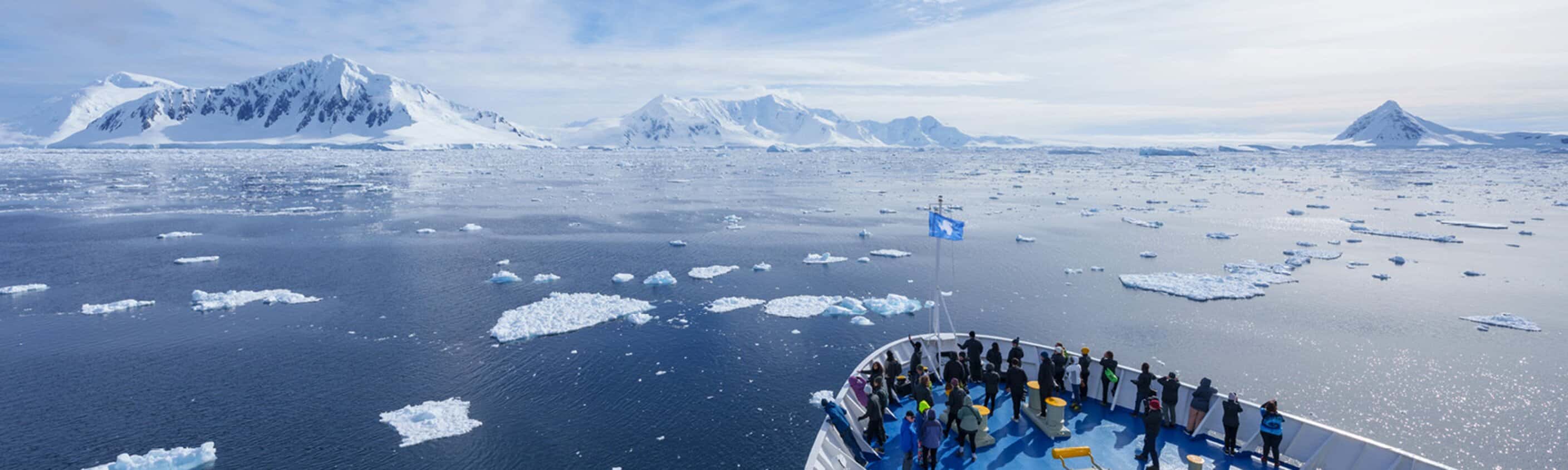 Antarctic Peninsula: An Immersive Odyssey (Ocean Nova)