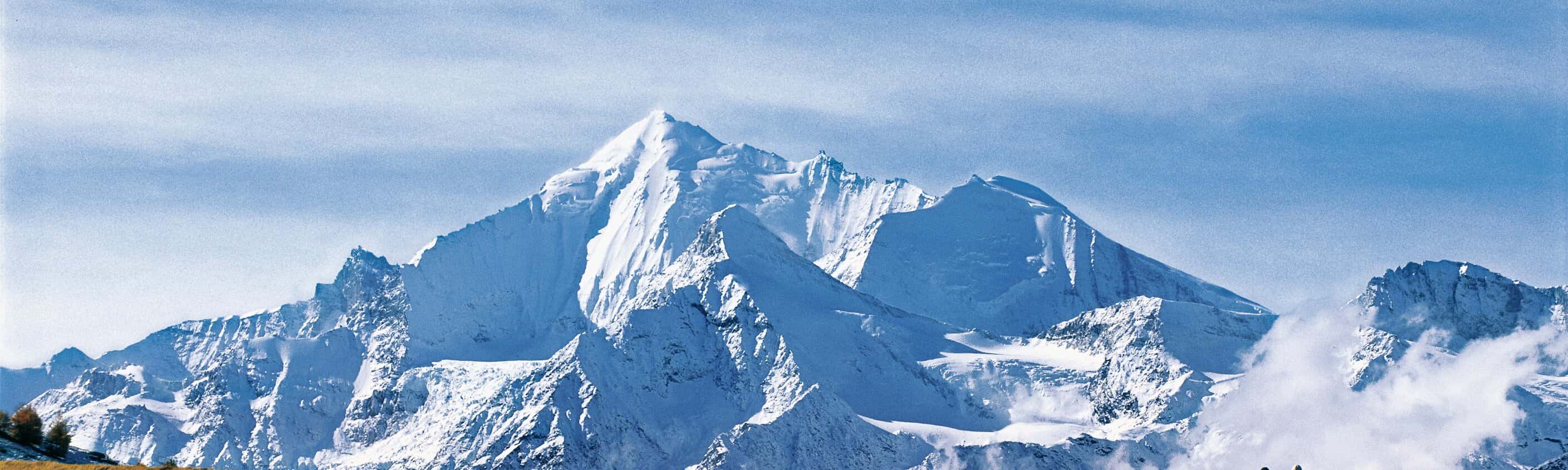 Aletsch Panoramaweg Wandern mit Bergkulisse | © Eurotrek