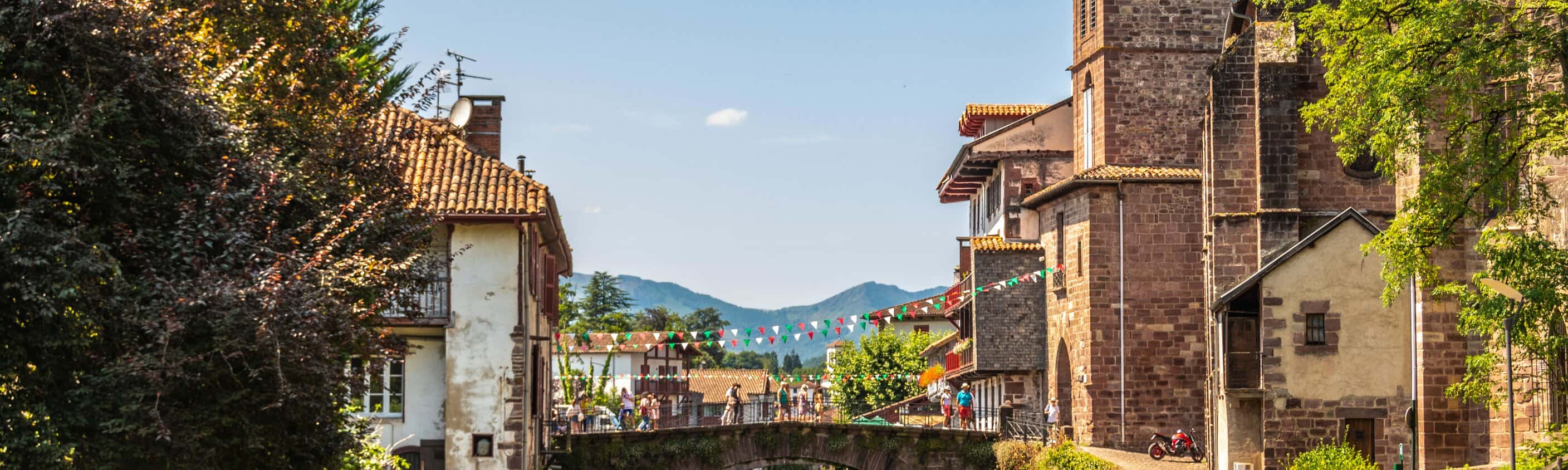 Der Jakobsweg, Von Aire-sur-l'Adour bis zu den Pyrenäen | © Shutterstock