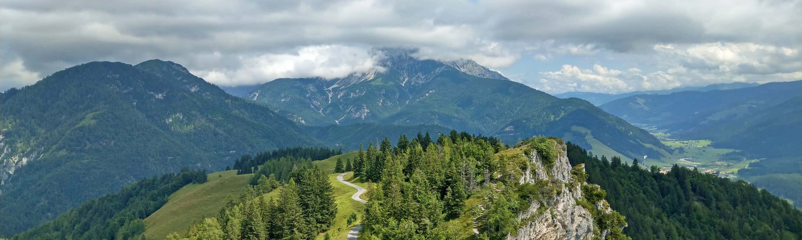 Kitzbühel Buchensteinwand Panorama mit Jakobskreuz | © ASI Reisen