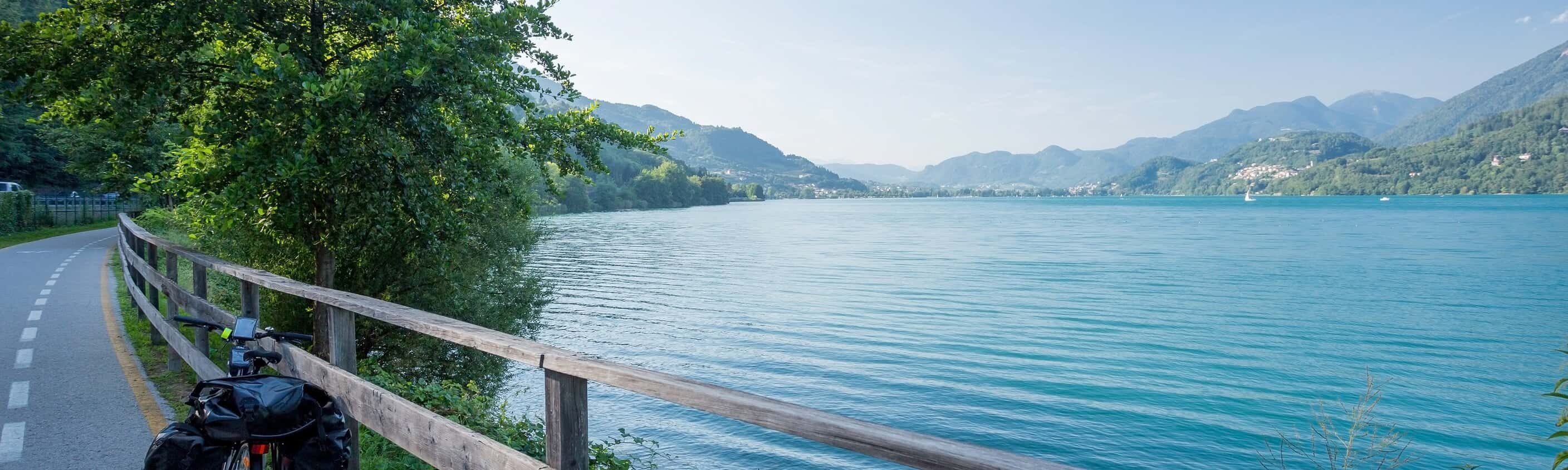 Radpause am Caldonazzo-See in Italien | © Shutterstock