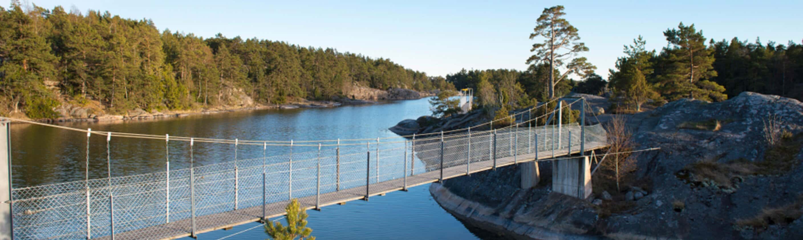 Brücke über ein Gewässer im Naturreservat Stendörren | © Shutterstock