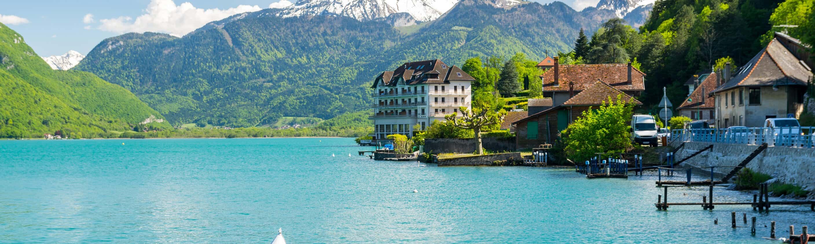 See Annecy mit Blick auf die Alpen | © Shutterstock