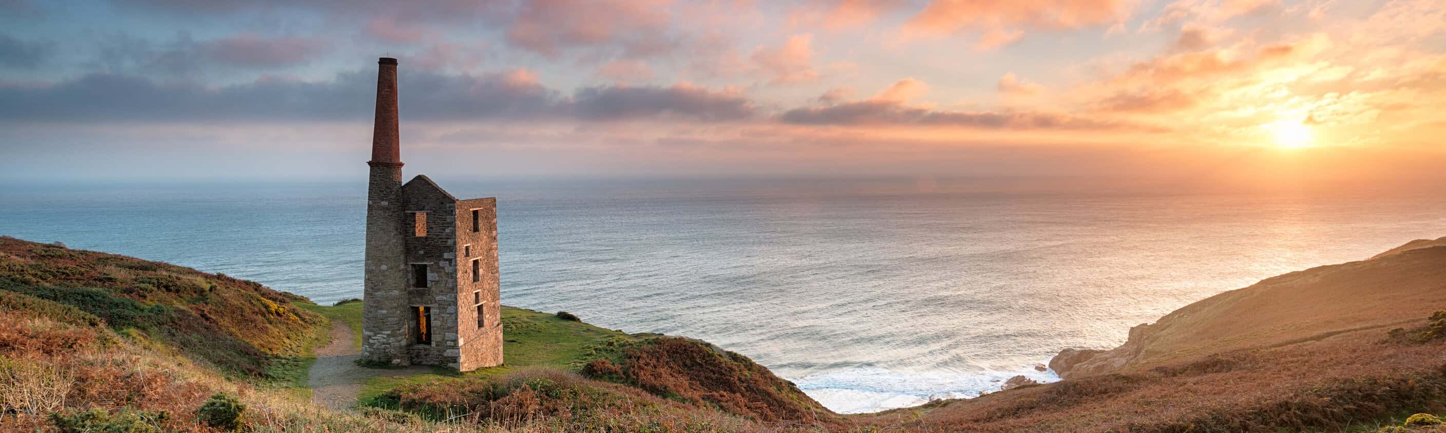 Sonnenuntergang am South West Coastal Path | © Shutterstock