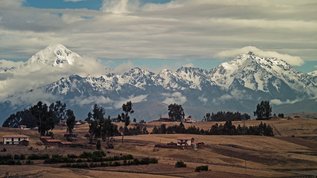 Die Hochebene Chinchero mit der Cordillera Urubamba