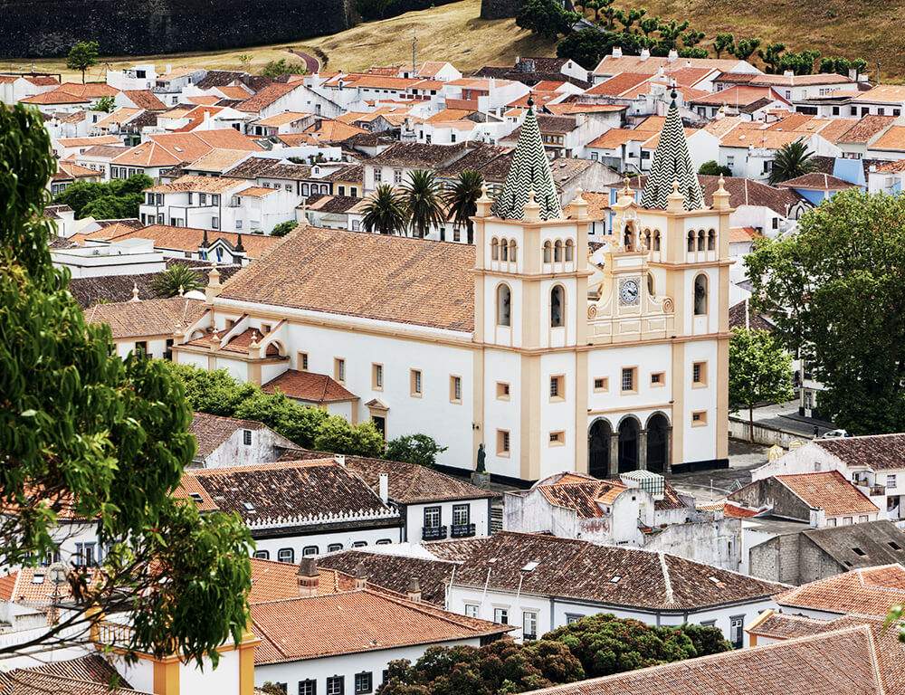 Die Kirche in Angra do Heroísmo auf der Insel Terceira. Die Altstadt wurde zum Weltkulturerbe ernannt.