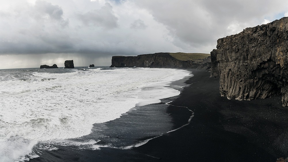 Schwarzer Strand-bei Vik y Myrdal