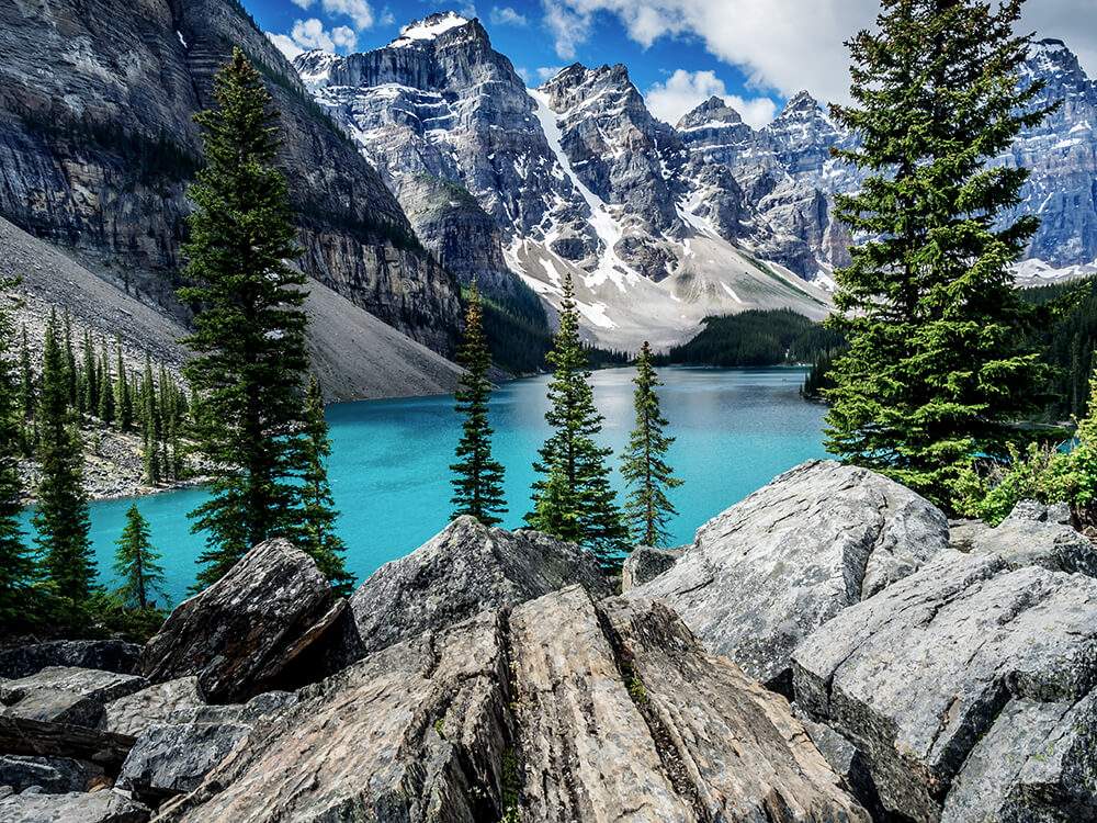 In den Rockies: Der Moraine Lake in Alberta zählt zu den ganz besonderen Plätzen in Kanada.