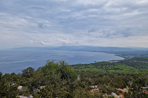 Blick vom Adonis Trail auf die Chrysochou Bay