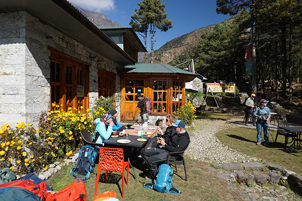 Touristen in Namche Bazar