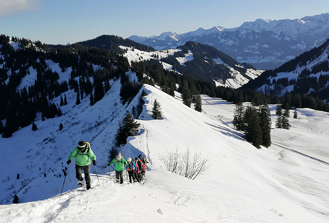 Schneeschuhwandern an Silvester im Allgäu