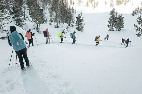 Wanderguppe mit Schneeschuhen, Fanesalm Dolomiten