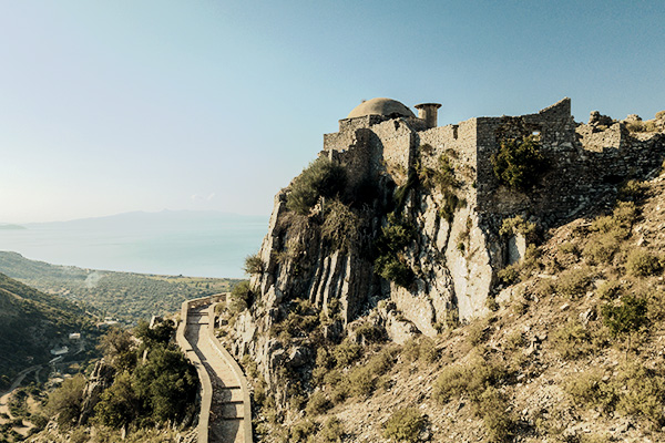 Burg und Küste in Himara, Albanien