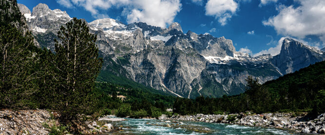 Rauschender Fluss im Teth Nationalpark