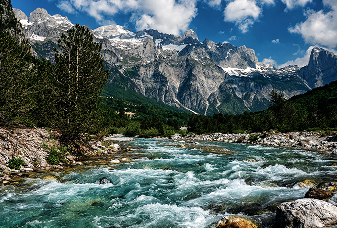 Rauschender Fluss im Teth Nationalpark