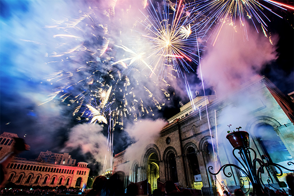 Feuerwerk am Tag der Republik in Yerevan