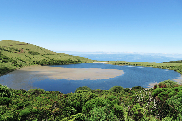 Der See Lagoa do Caiado auf Pico
