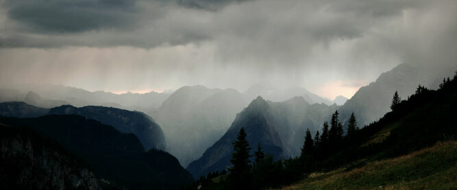 Regenschauer in den Alpen