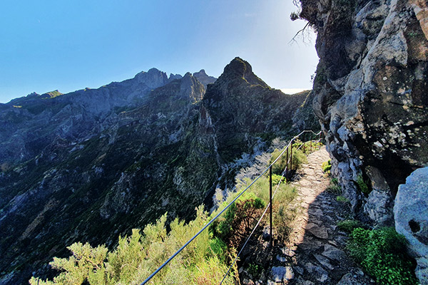 Bergpfad auf Pico Arieiro, Madeira