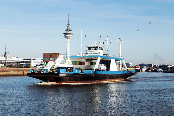 Fähre auf der Weser bei Bremerhaven