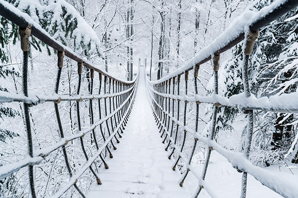 Brücke am Rothaarsteig im Winter