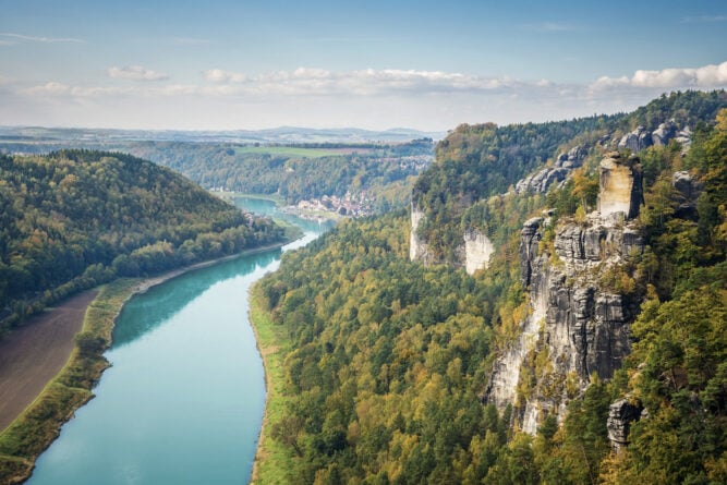 Die türkisblaue Elbe im elbsteingebirge, Deutschland