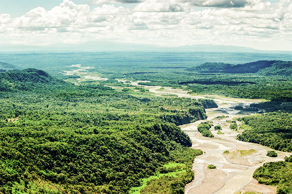 Luftsicht auf den Pastaza Fluss im Amazonas Gebiet