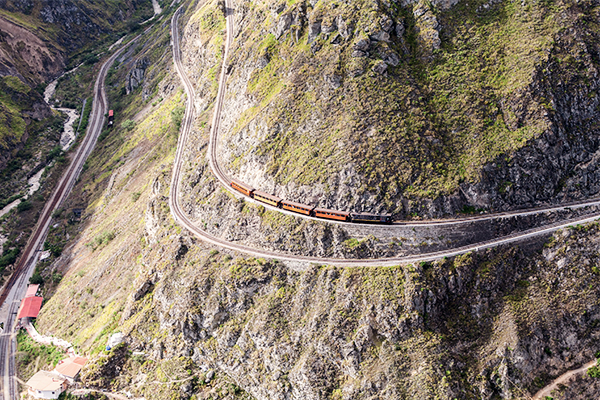 Zugfahrt an der Teufelsnase