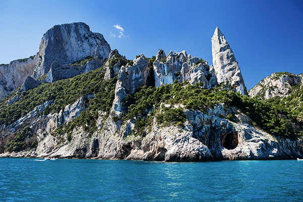 Felsnadel bei Cala Goloritzé, Sardinien 