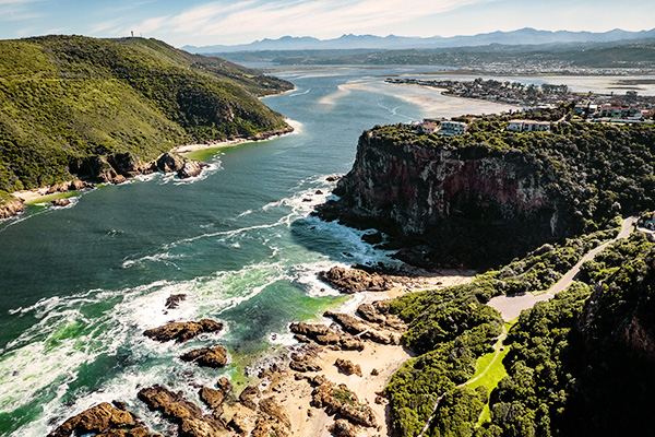 Luftaufnahme der Knysna-Köpfe