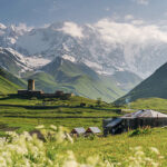 Ausblick auf Ushguli am Transcaucasian Trail