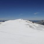 Berggipfel mit reiner Eisfläche