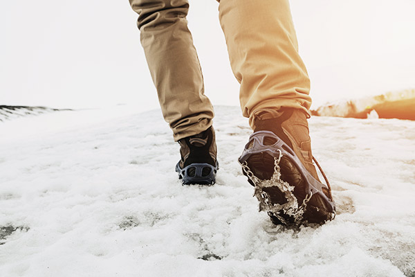 Groedel auf Wanderschuhen