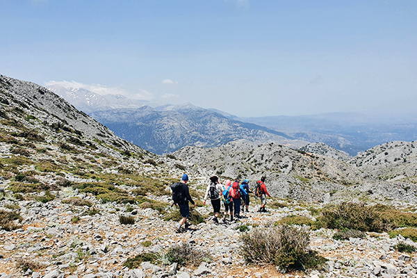 Wanderung im Agkathes-Massiv