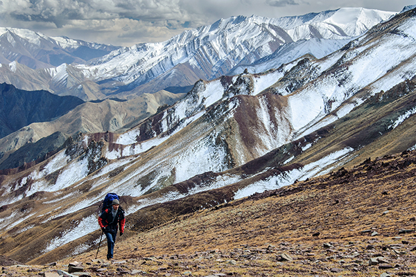 Wanderer in den Bergen von Ladakh