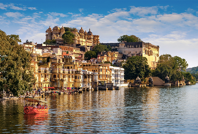 Stadtpalast am Pichola See in Udaipur